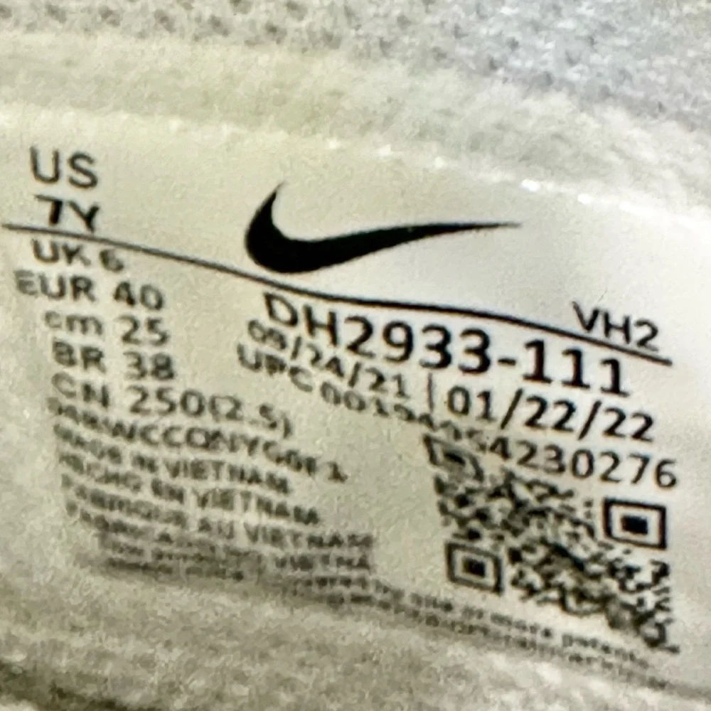 Nike Air Force 1 Mid Triple White Youth Size 7Y/8.5W‎ AF1 High Top